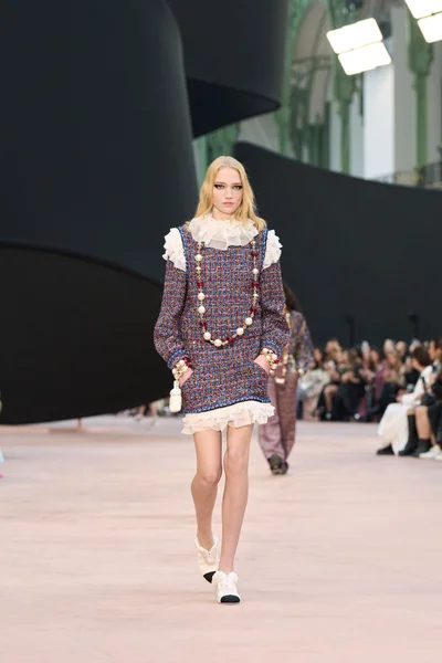 Look 17